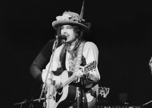 The Dylan catalog, a 60-year rock 'n' roll odyssey, is sold | AP News